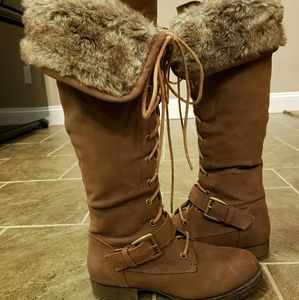 Tan boots w/faux fur top